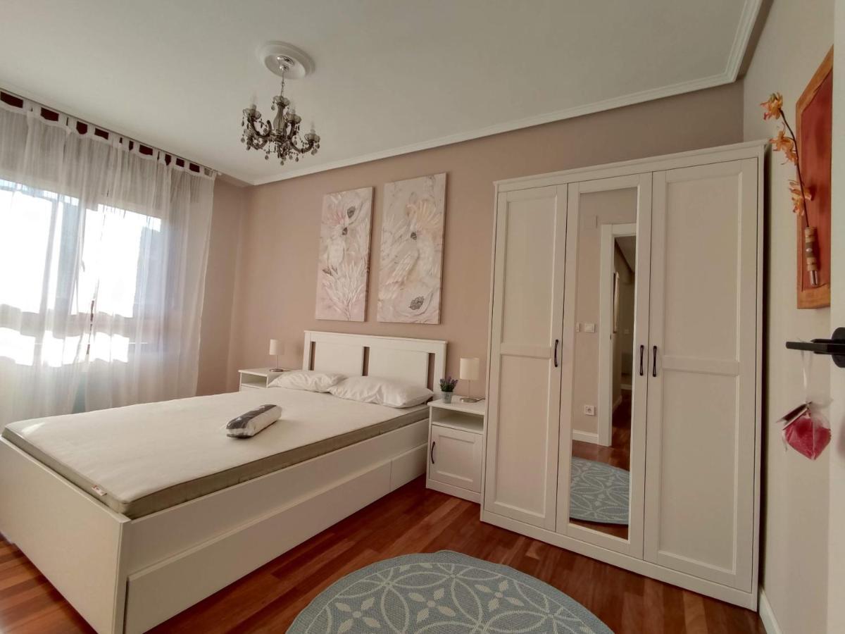 Acogedor Apartamento Junto A La Plaza Villasana de Mena Exterior foto